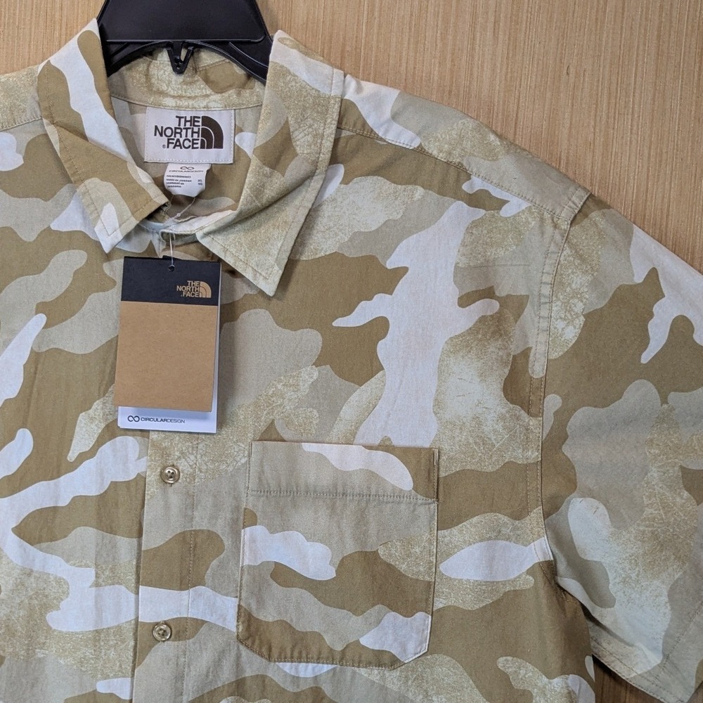 The North Face Mens XL Khaki Stone Camo Short Sleeve Button Up Shirt Regular Fit